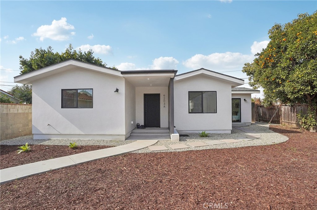 9203 Chaney Avenue Downey, CA 90240 - Photo 2 of 52