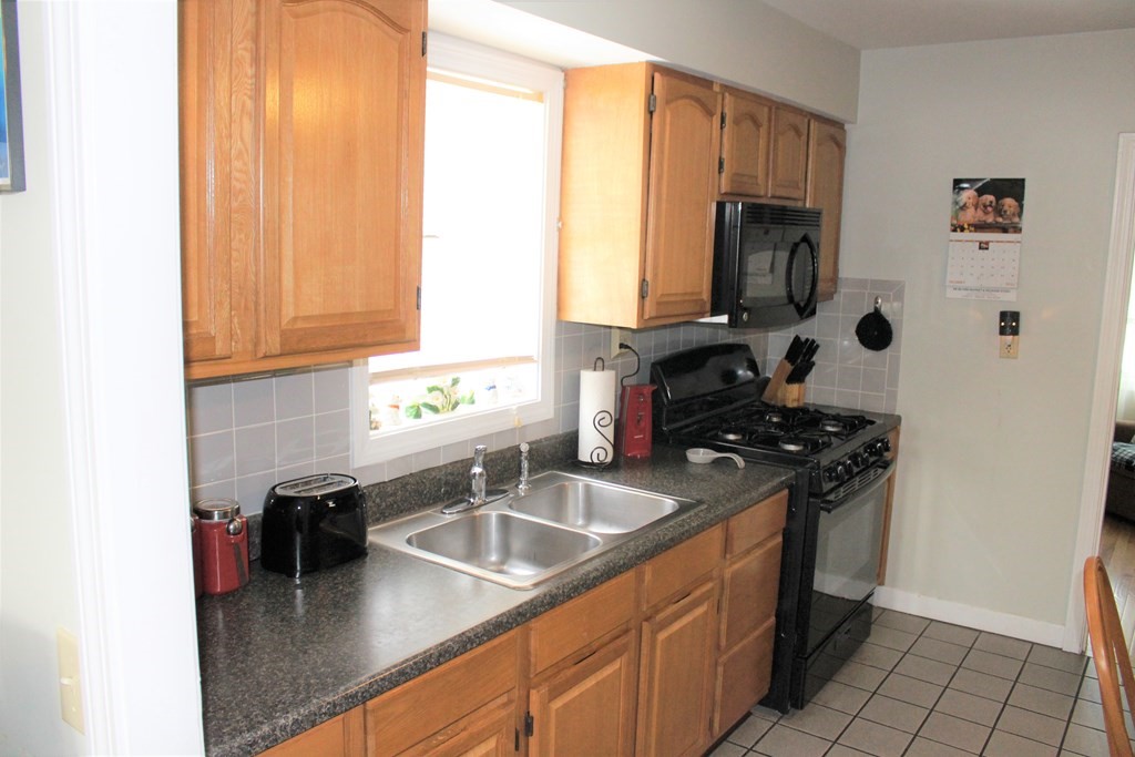 30 Mason Street Warren, RI 02885 - Photo 4 of 31 Gallery Image 4