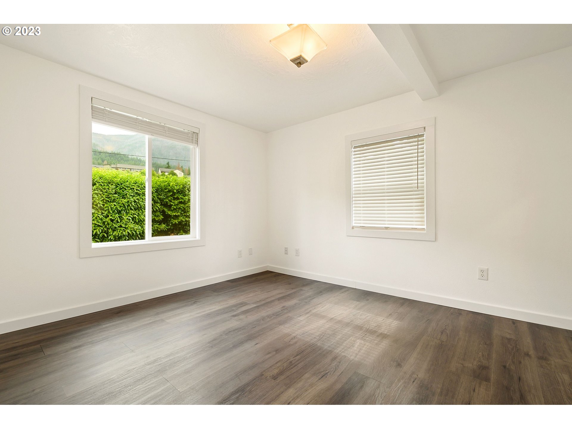 1035 Forest Lane Cascade Locks, OR 97014 - Photo 19 of 33 Gallery Image 19