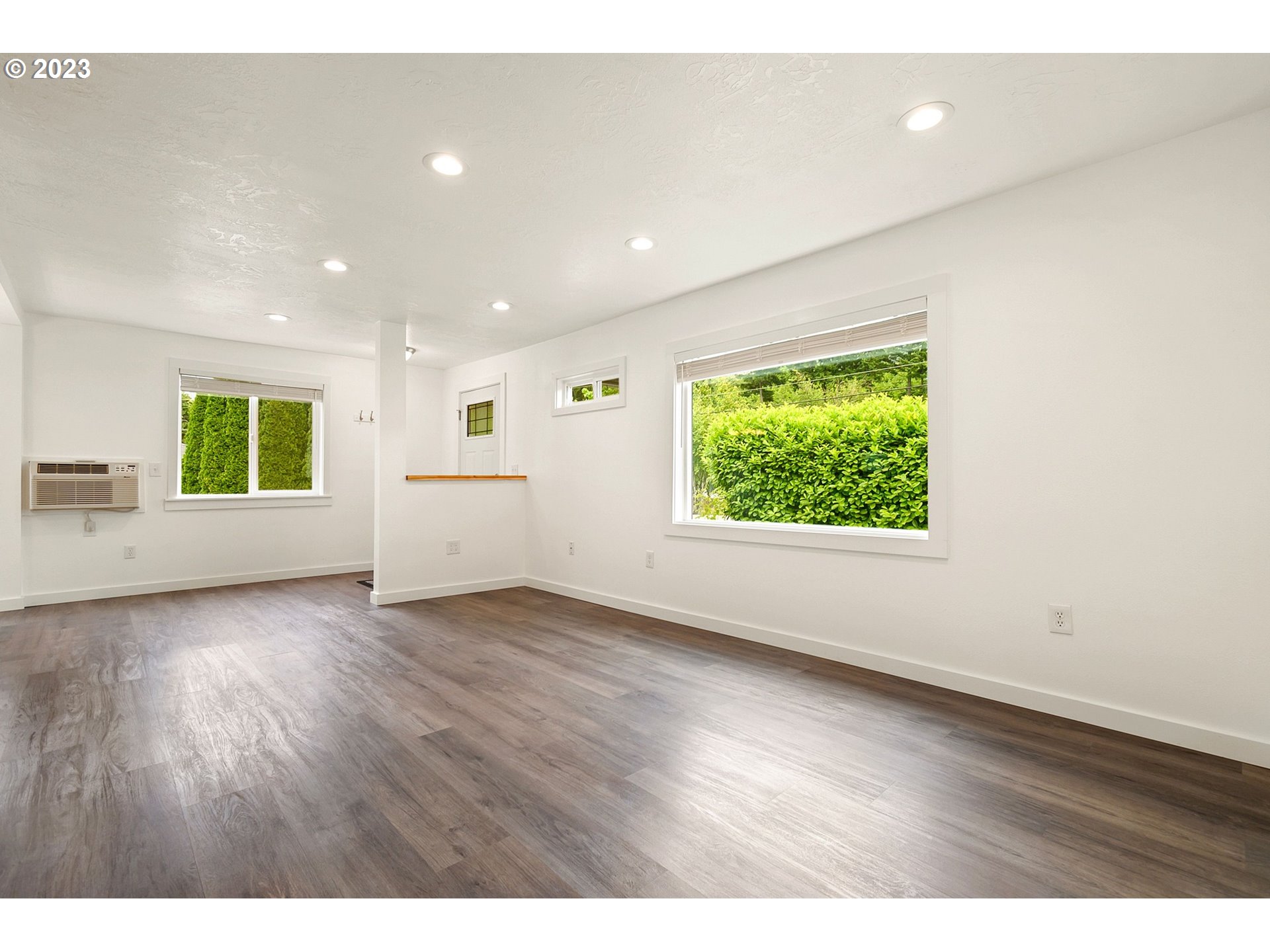 1035 Forest Lane Cascade Locks, OR 97014 - Photo 10 of 33 Gallery Image 10