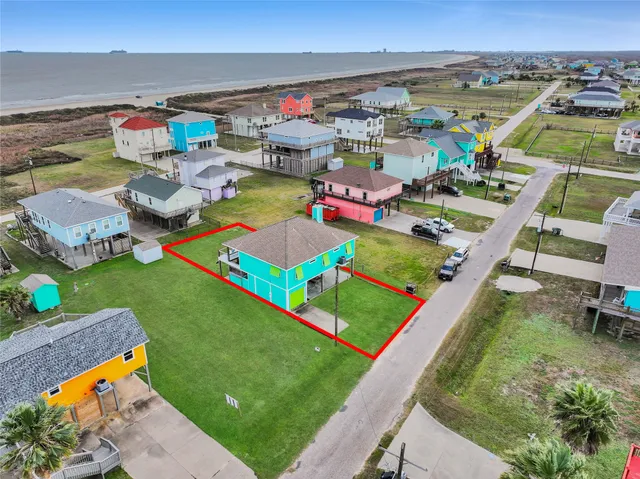 $435,000 | 122 Ocean View Drive, Crystal Beach, TX 77650