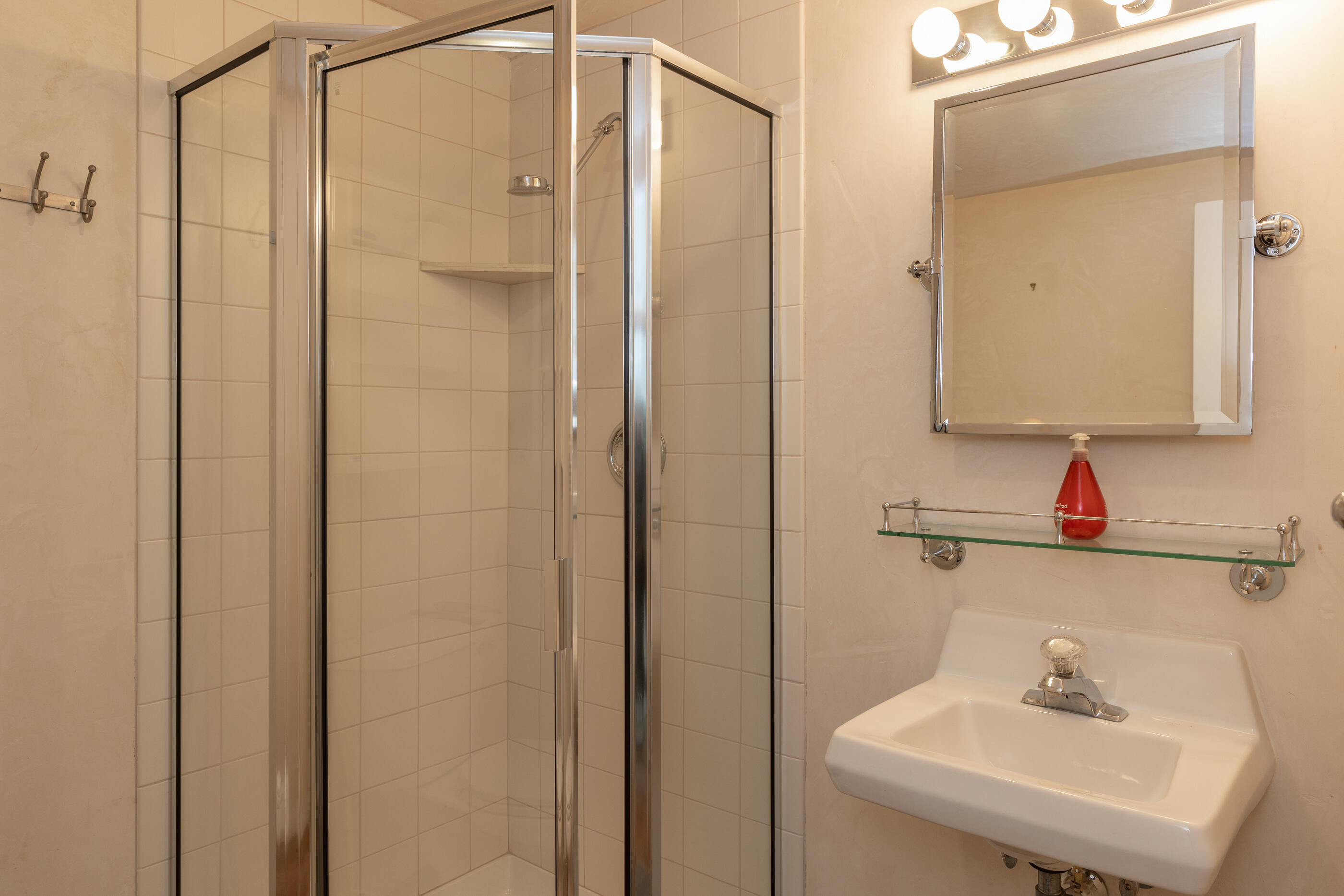 215 River Ridge Lane, Unit B Ketchum, ID 83340 - Photo 25 of 30 Guest Bathroom