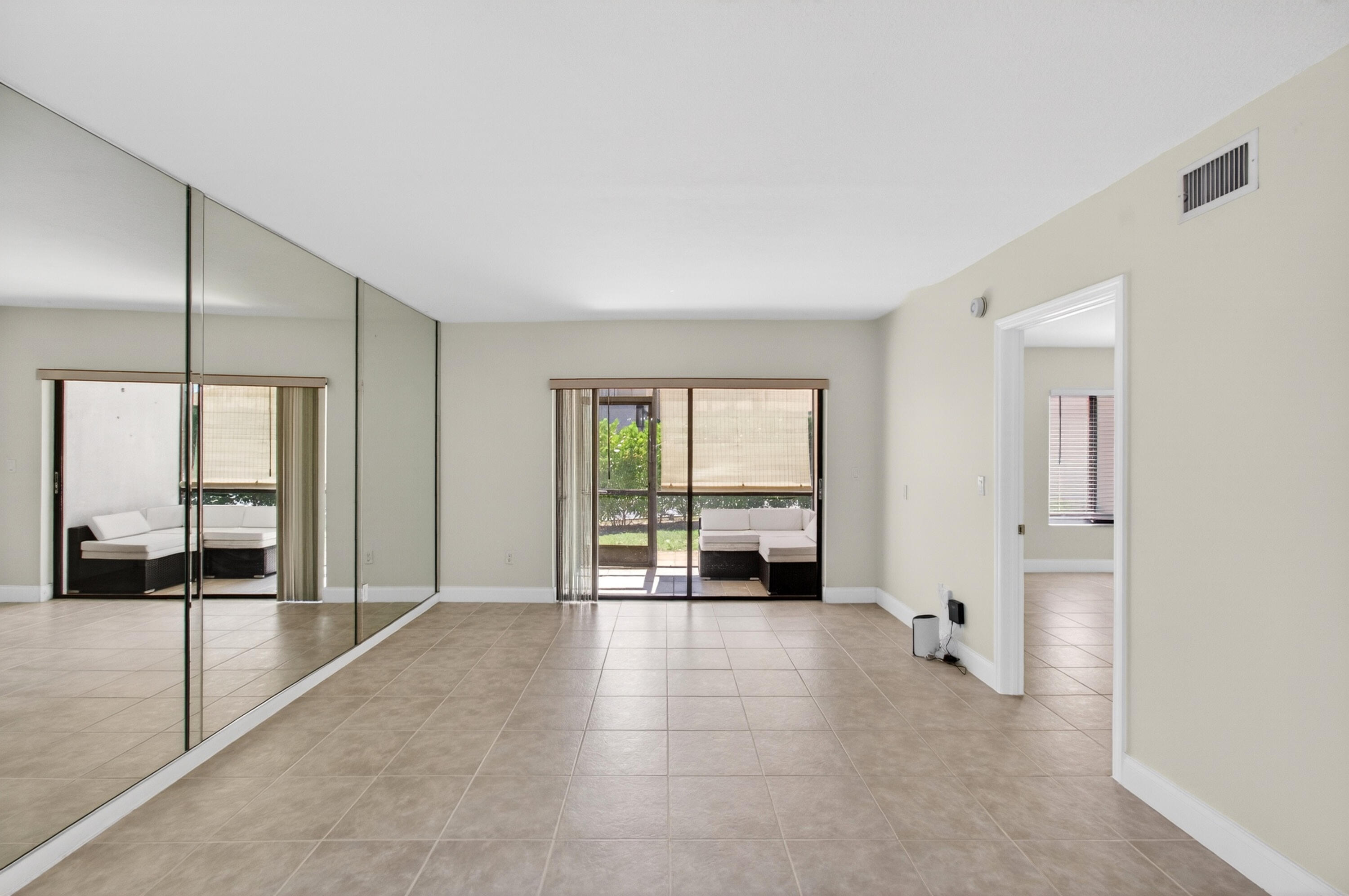 351 Club Circle, Unit 101 Boca Raton, FL 33487 - Photo 15 of 55 15-print-DSC_8815