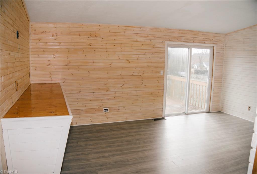 1407 West Meadowview Road Greensboro, NC 27403 - Photo 11 of 17