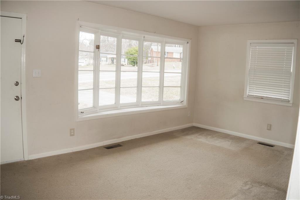 1407 West Meadowview Road Greensboro, NC 27403 - Photo 12 of 17