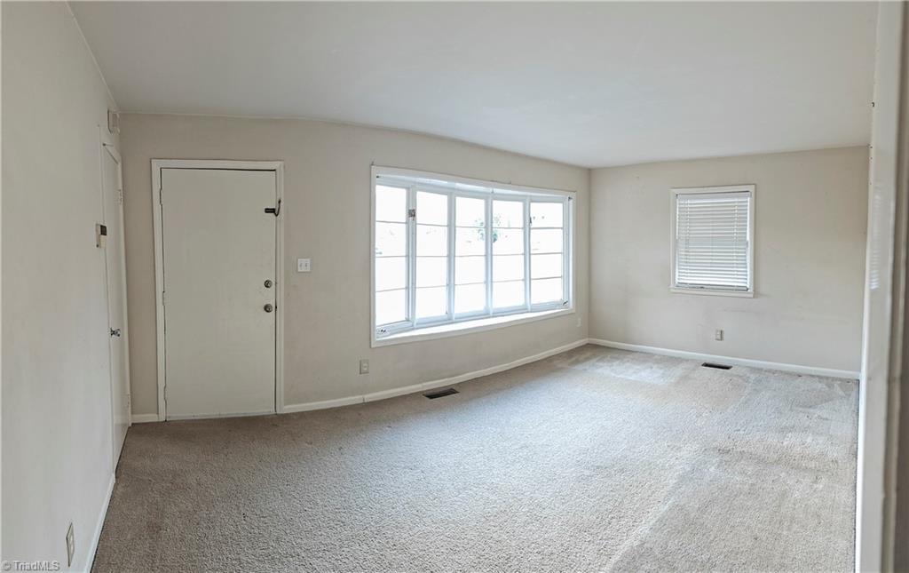 1407 West Meadowview Road Greensboro, NC 27403 - Photo 3 of 17