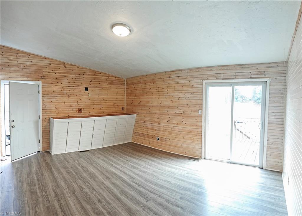 1407 West Meadowview Road Greensboro, NC 27403 - Photo 5 of 17