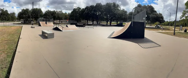 $439,800 | 501 Oak Crst Lane, Brenham, TX 77833