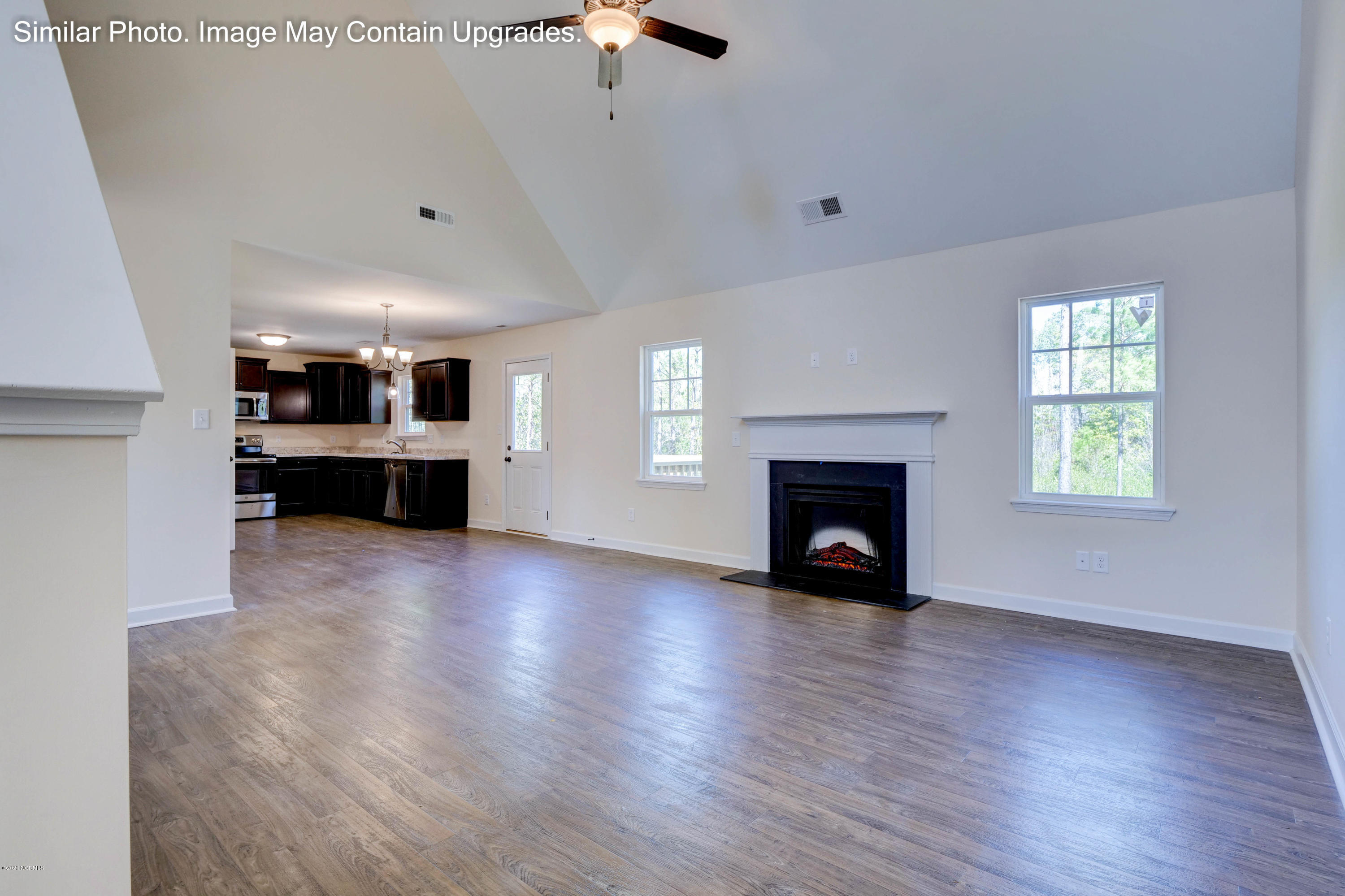 159 Baysden Road Chinquapin, NC 28521 - Photo 9 of 33 Living Room