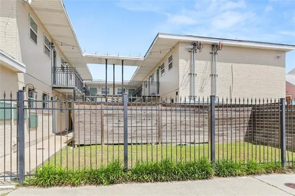 $1,150 | 3909 Tchoupitoulas Street, Unit 2A, New Orleans, LA 70115