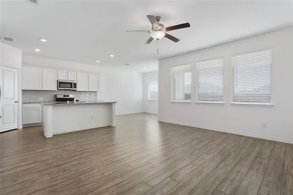 $2,095 | 2157 Clarion Drive, Forney, TX 75126