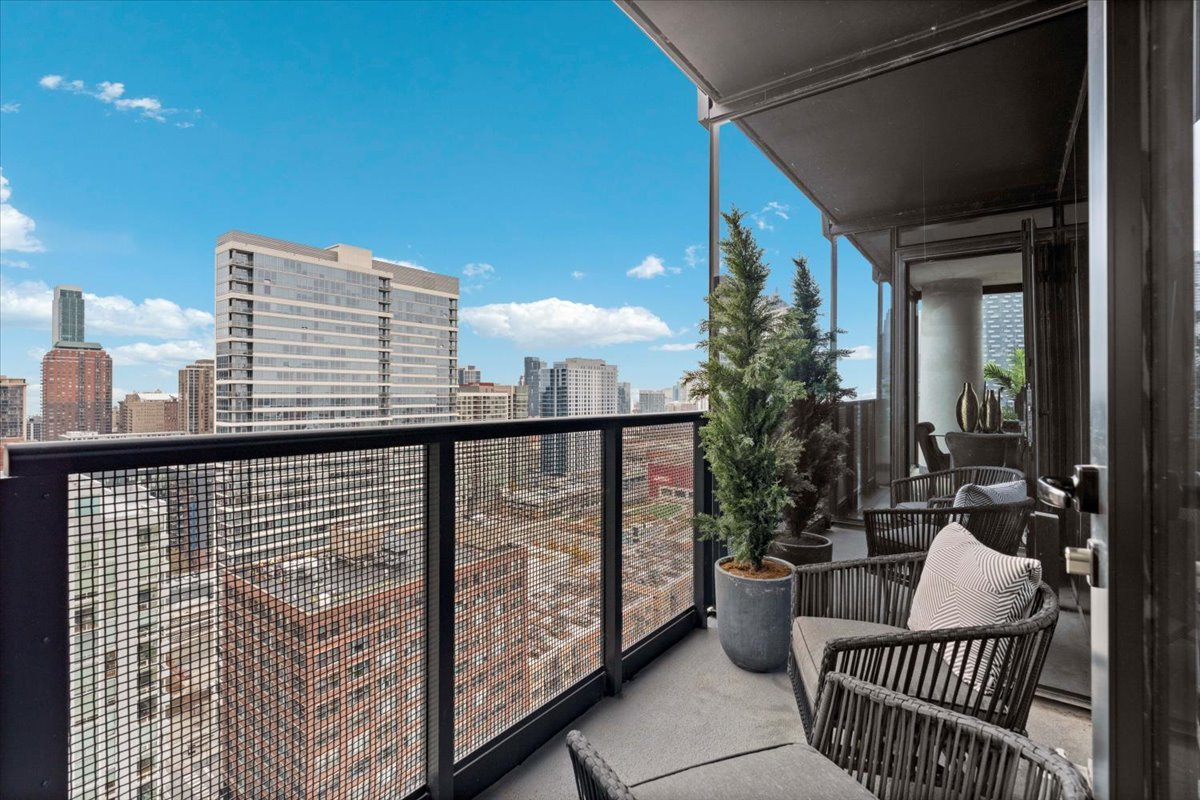 234 West Polk Street, Unit 2612 Chicago, IL 60607 - Photo 18 of 39