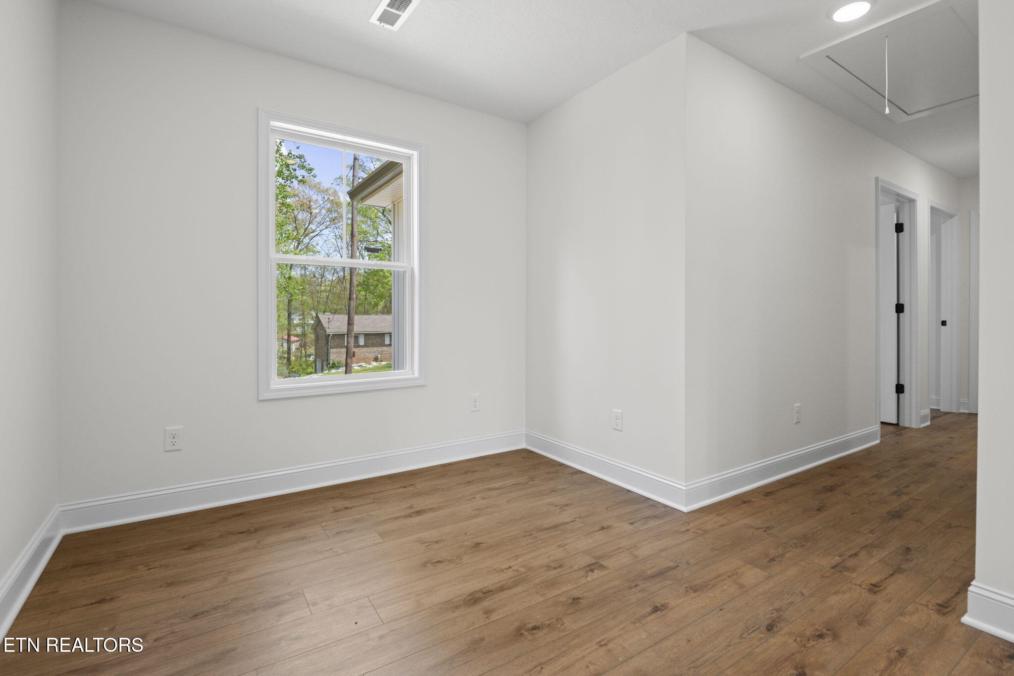 159 Edgewood Heights Lane Powell, TN 37849 - Photo 24 of 43 37-web-or-mls-159 Edgewood Heights-49
