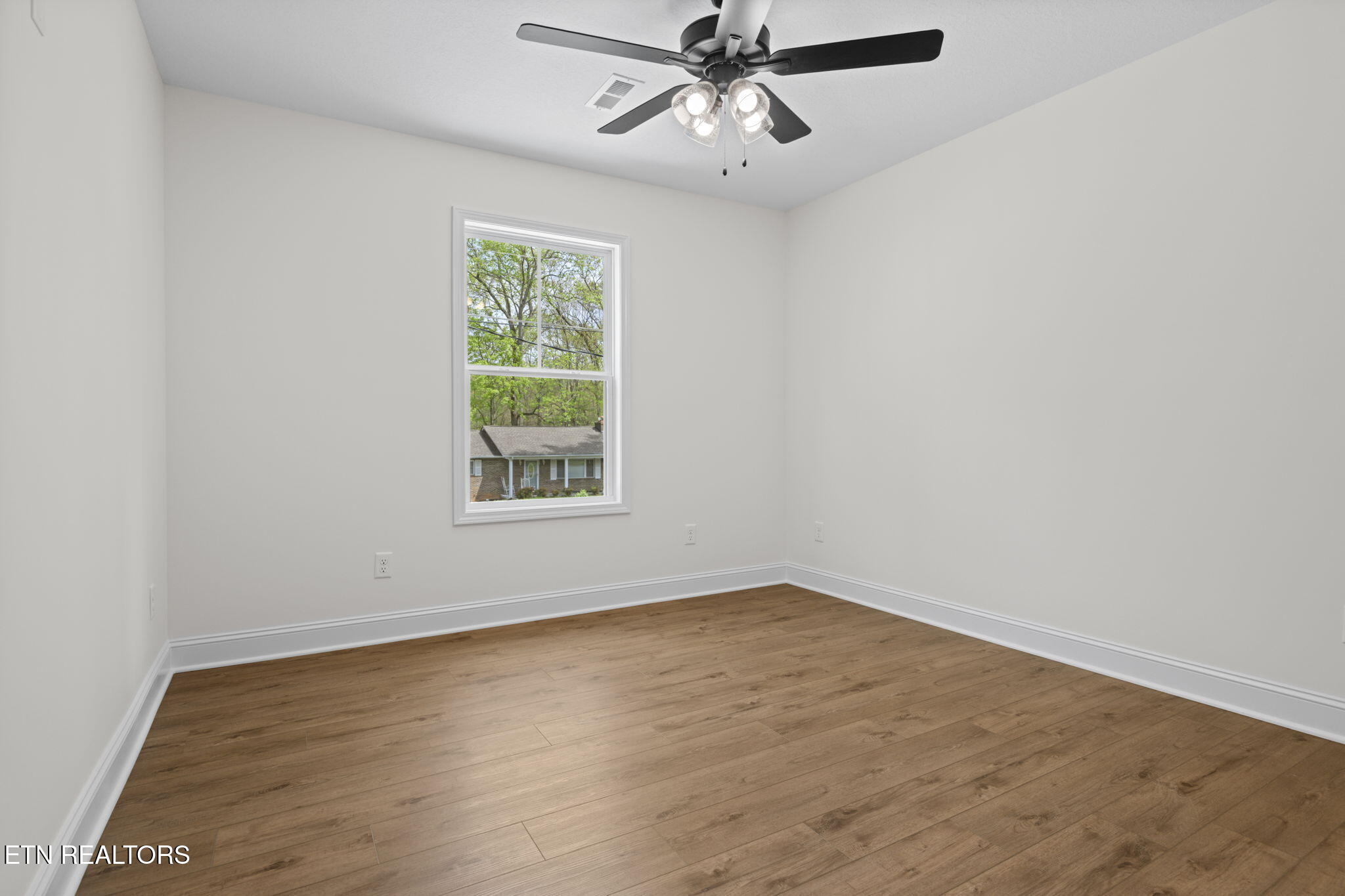 159 Edgewood Heights Lane Powell, TN 37849 - Photo 37 of 43 3-web-or-mls-159 Edgewood Heights-114