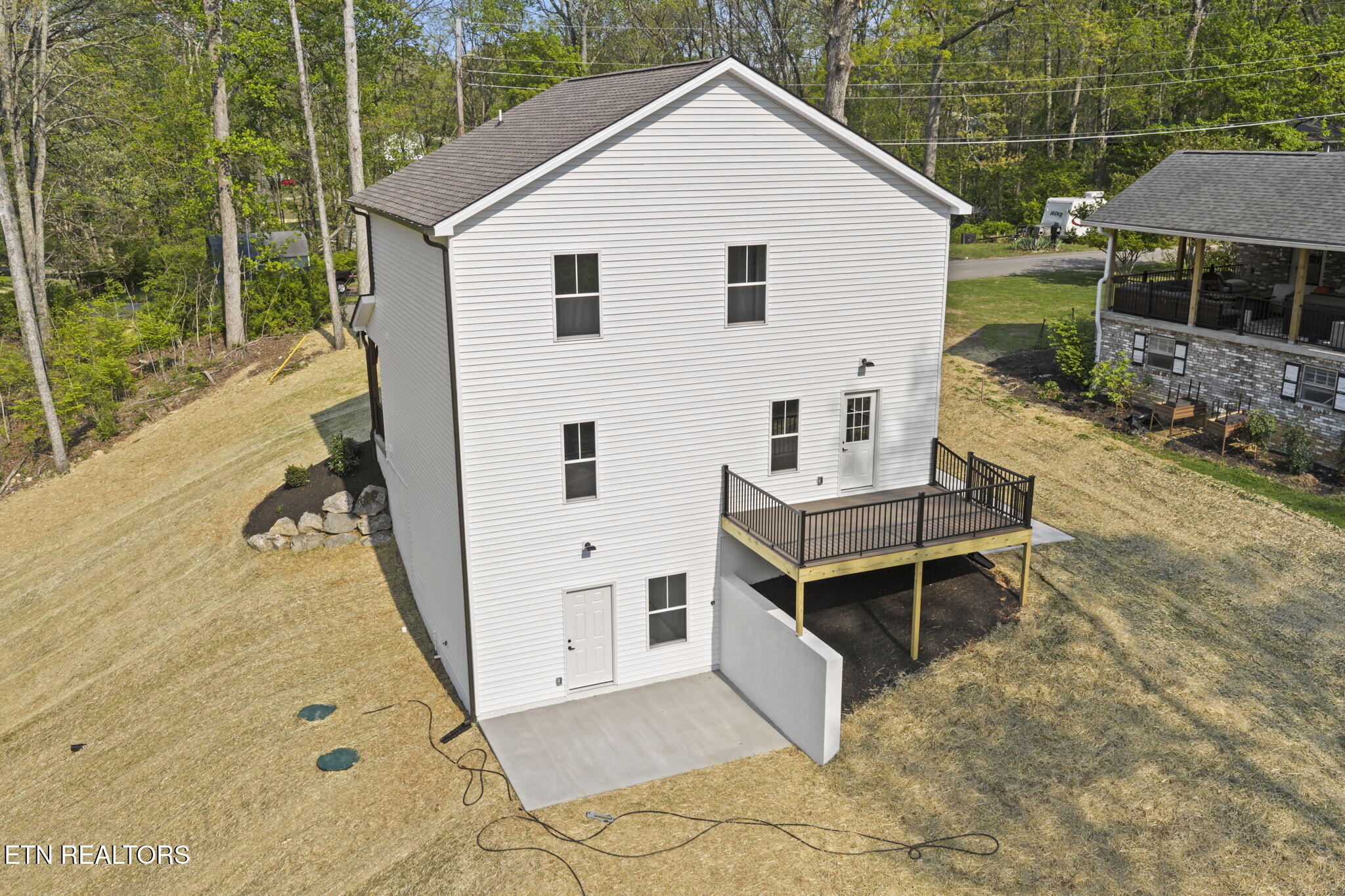 159 Edgewood Heights Lane Powell, TN 37849 - Photo 4 of 43 27-web-or-mls-159 Edgewood Heights-221