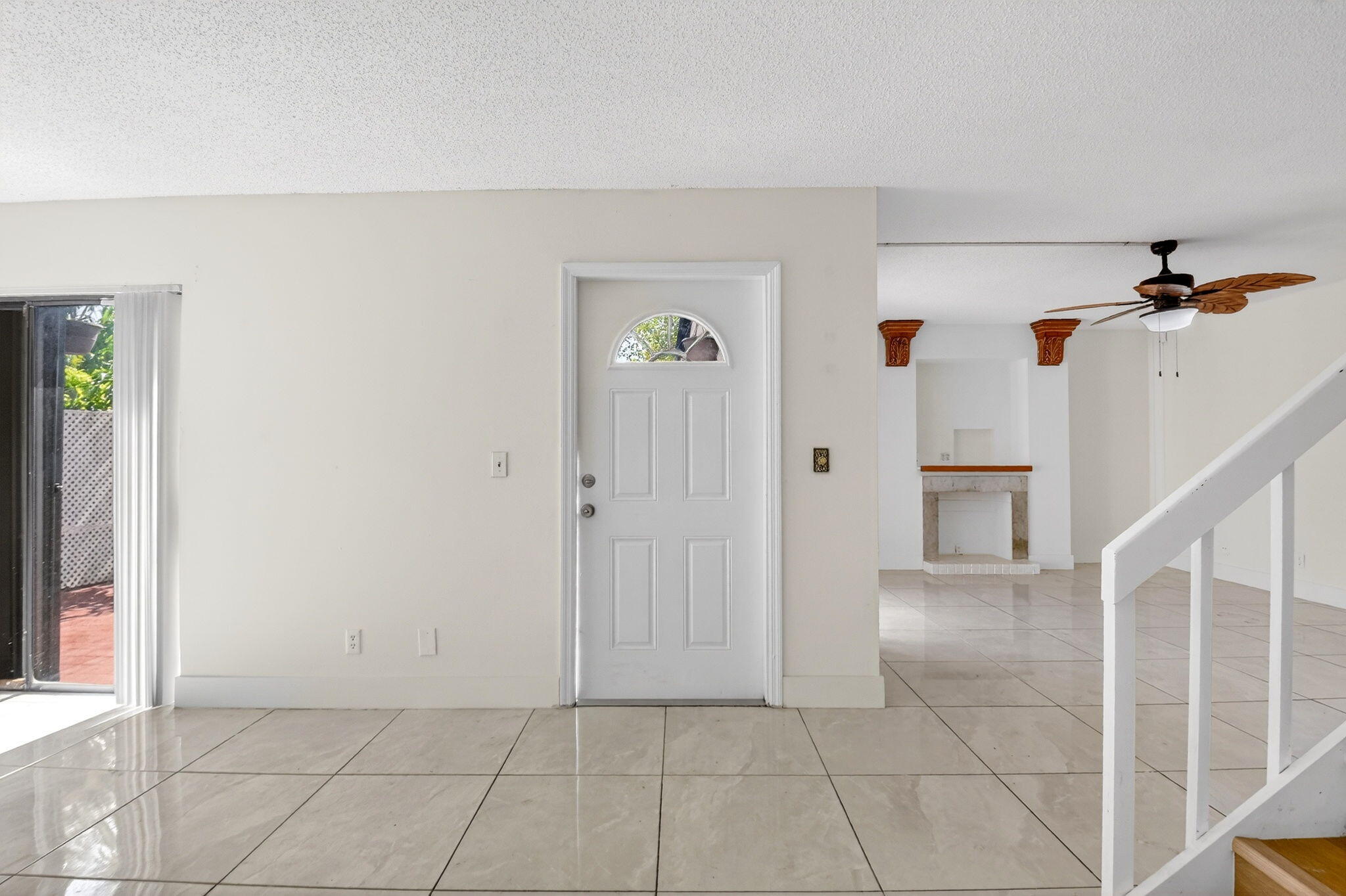 136 Woodland Road Palm Springs, FL 33461 - Photo 5 of 42 a view of a hallway with closet area