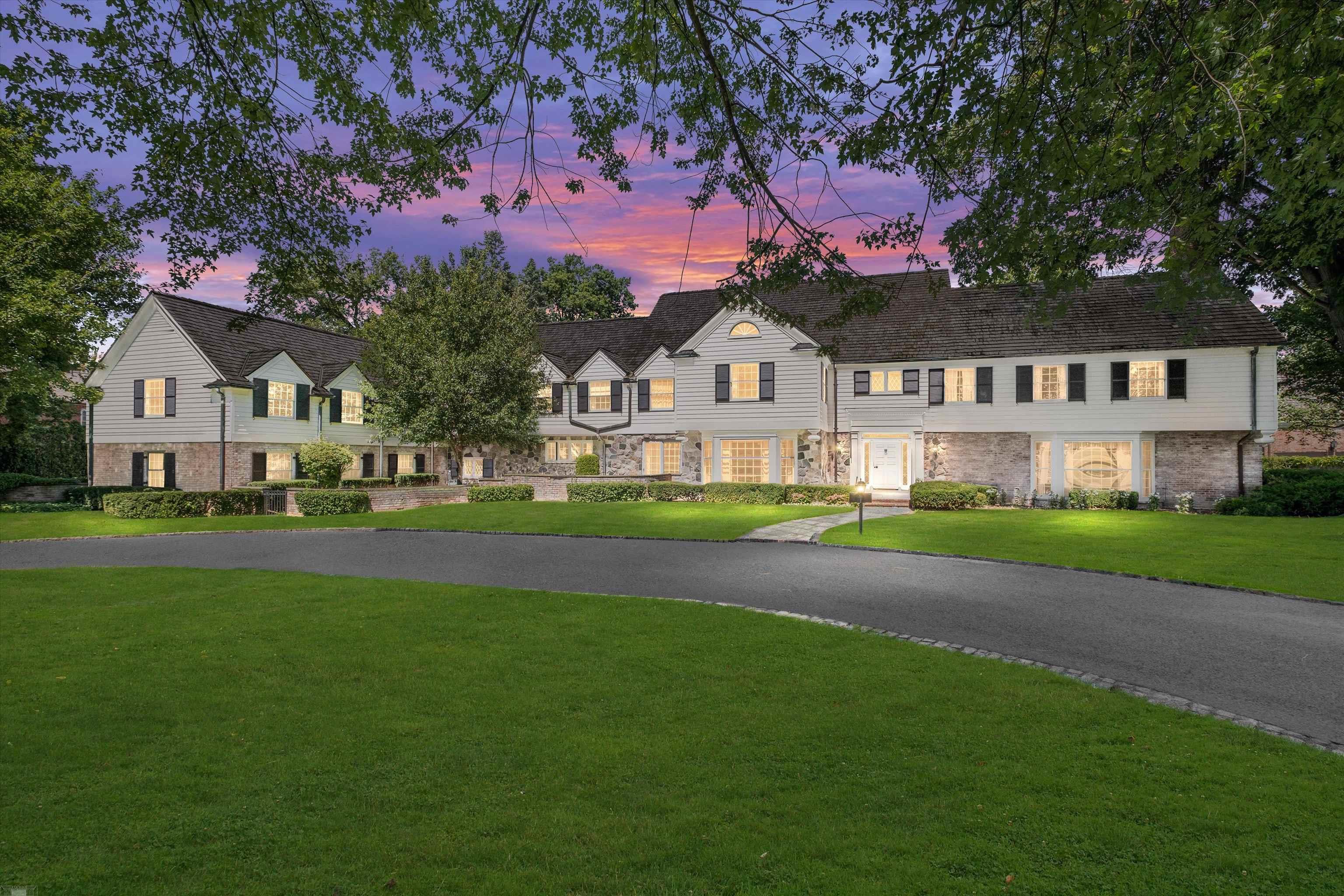 382 Provencal Road Grosse Pointe Farms, MI 48236 - Photo 1 of 95