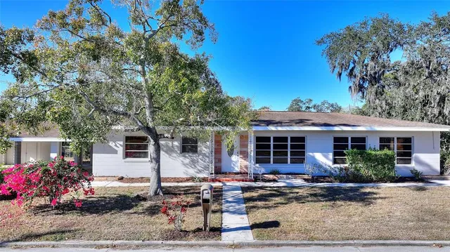 $179,900 | 511 Poinsettia Avenue, Sebring, FL 33870