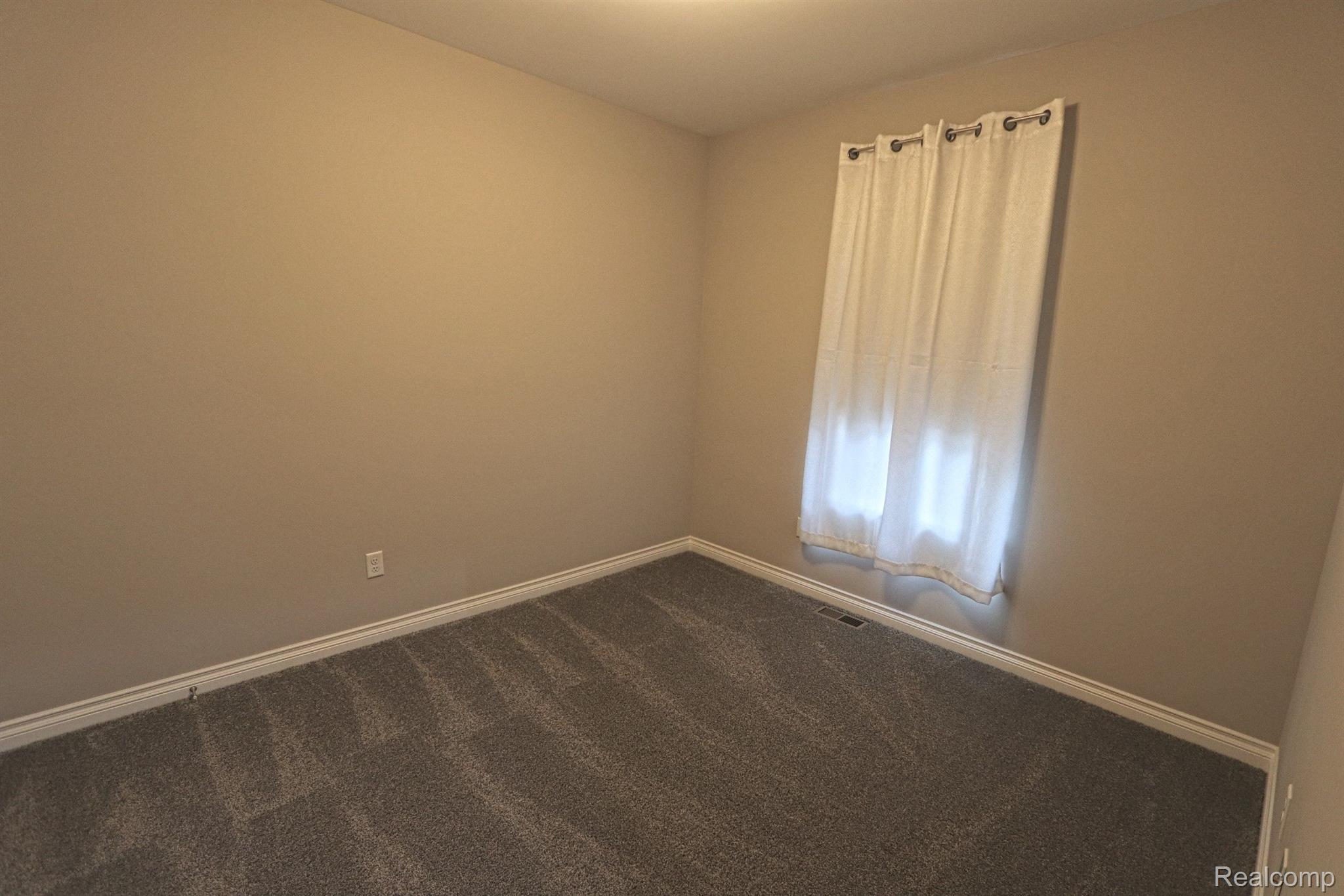 25931 King Road Romulus, MI 48174 - Photo 31 of 51