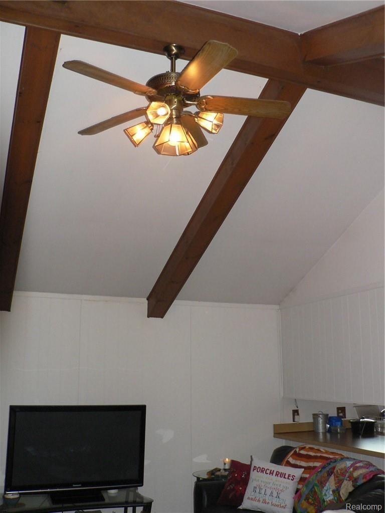 1035 Milverton Road Troy, MI 48083 - Photo 13 of 31 CATHEDRAL CEILING IN FAMILY ROOM