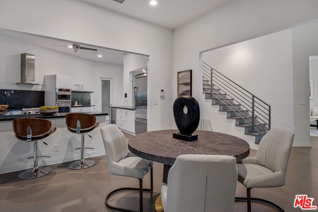 5675 Tryon Road Los Angeles, CA 90068 - Photo 12 of 24