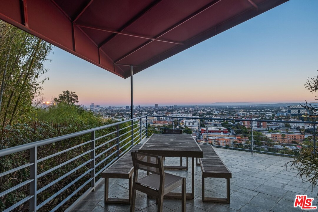 5675 Tryon Road Los Angeles, CA 90068 - Photo 17 of 24