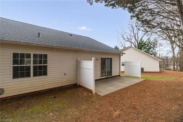 $219,900 | 124 Bethania Oaks Circle, Pfafftown, NC 27040
