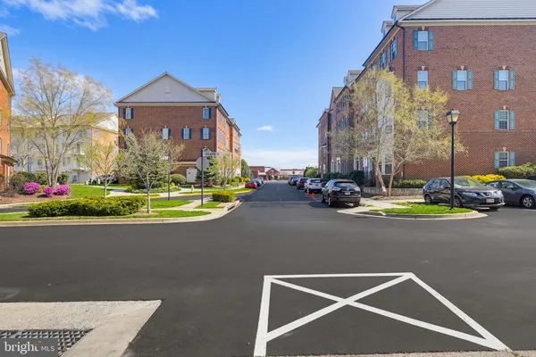 a building view with outdoor space