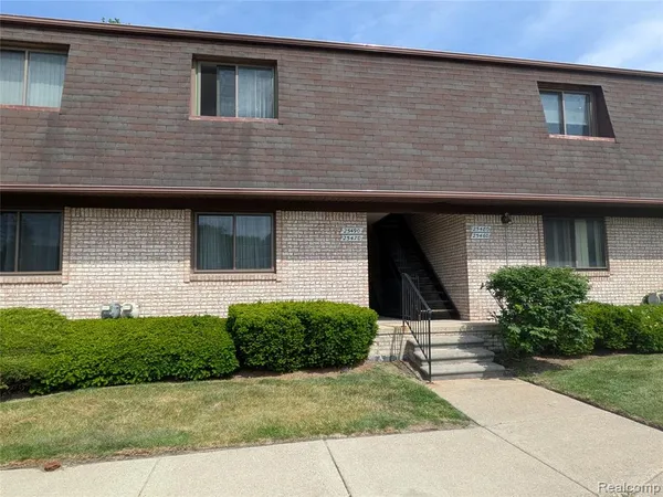 $225,000 | 25470 Quarter Deck Street, Harrison Township, MI 48045