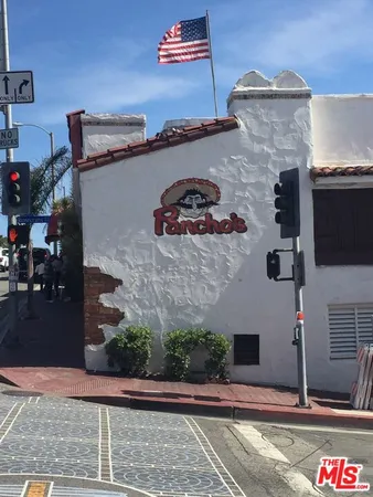 $2,500 | 472 Rosecrans Avenue, Unit 2, Manhattan Beach, CA 90266