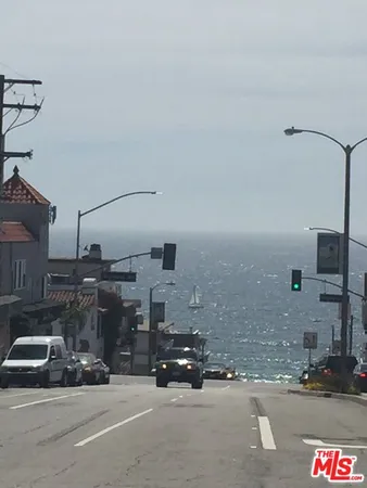 $2,500 | 472 Rosecrans Avenue, Unit 2, Manhattan Beach, CA 90266