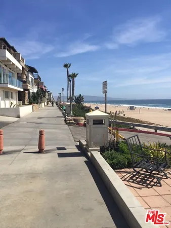 $2,500 | 472 Rosecrans Avenue, Unit 2, Manhattan Beach, CA 90266