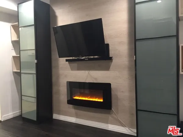 $2,500 | 472 Rosecrans Avenue, Unit 2, Manhattan Beach, CA 90266