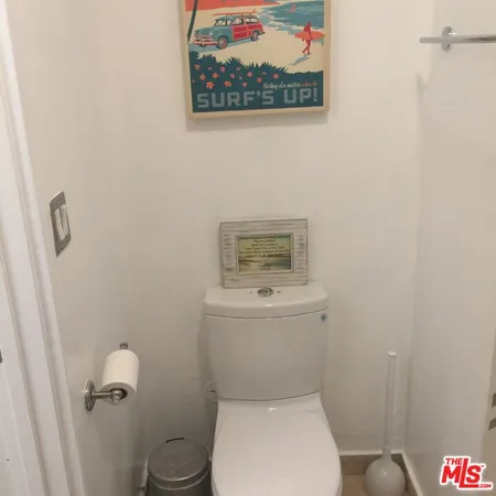 $2,500 | 472 Rosecrans Avenue, Unit 2, Manhattan Beach, CA 90266