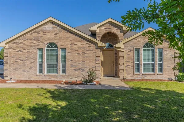 $329,000 | 301 Wintergreen Court, Weatherford, TX 76085
