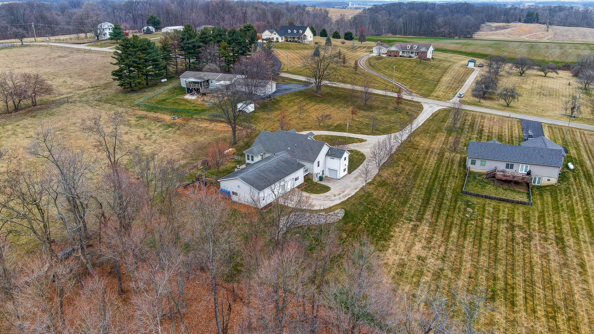 4415 Crumley Road Southwest Lancaster, OH 43130 - Photo 4 of 108 004