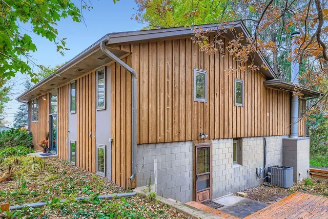 $495,000 | 3333 Lake Johanna Boulevard, Arden Hills, MN 55112