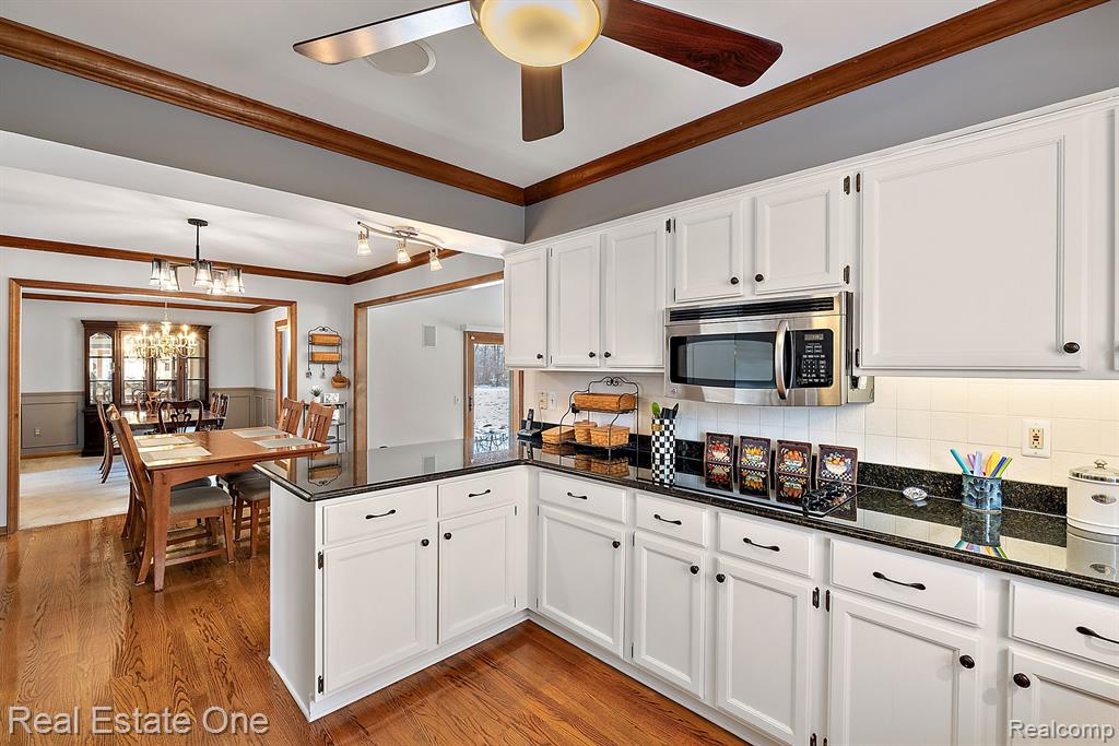 1276 Pembroke Drive Rochester Hills, MI 48307 - Photo 20 of 49