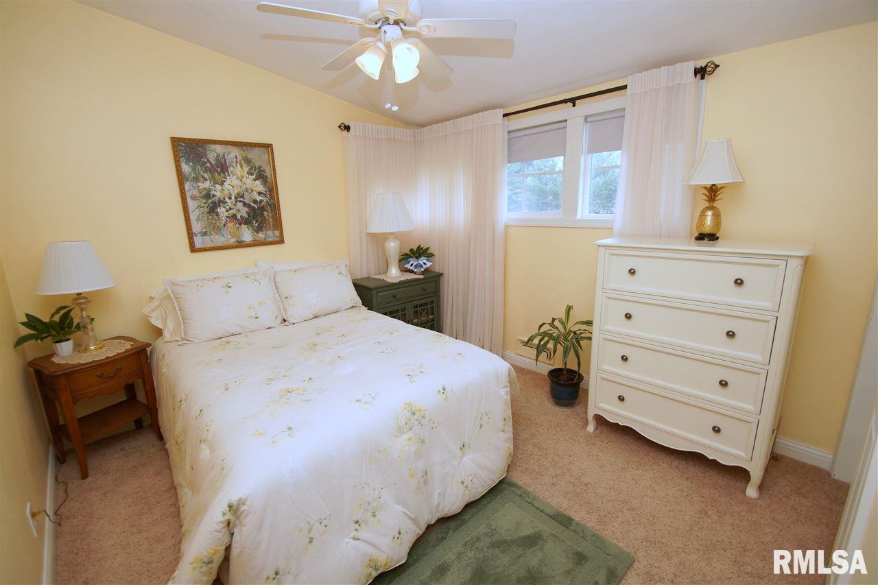 1244 Lincoln Road Bettendorf, IA 52722 - Photo 12 of 18 Gallery Image 12