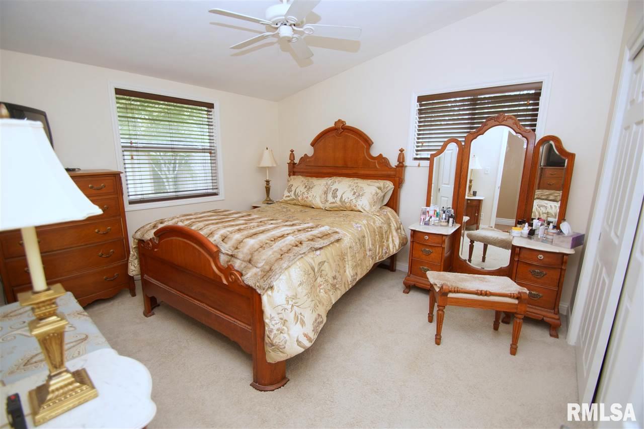 1244 Lincoln Road Bettendorf, IA 52722 - Photo 10 of 18 Gallery Image 10