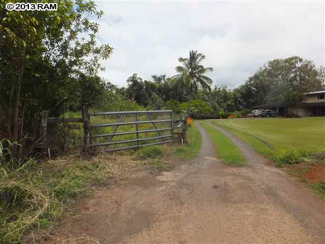 0 Hog Back Road, Unit LOT 17 Haiku, HI 96708 - Photo 8 of 11 a view of outdoor space with trees all around