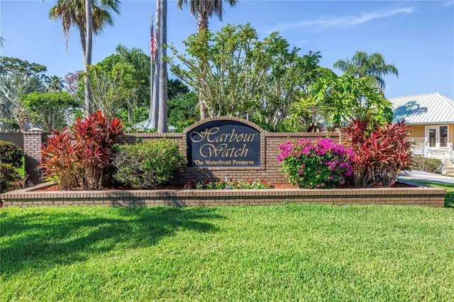 $5,500 | 2101 North Pointe Alexis Drive, Unit 1, Tarpon Springs, FL 34689