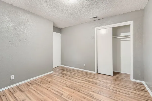 $1,325 | 2516 Glen Springs Way, Unit B, Austin, TX 78741