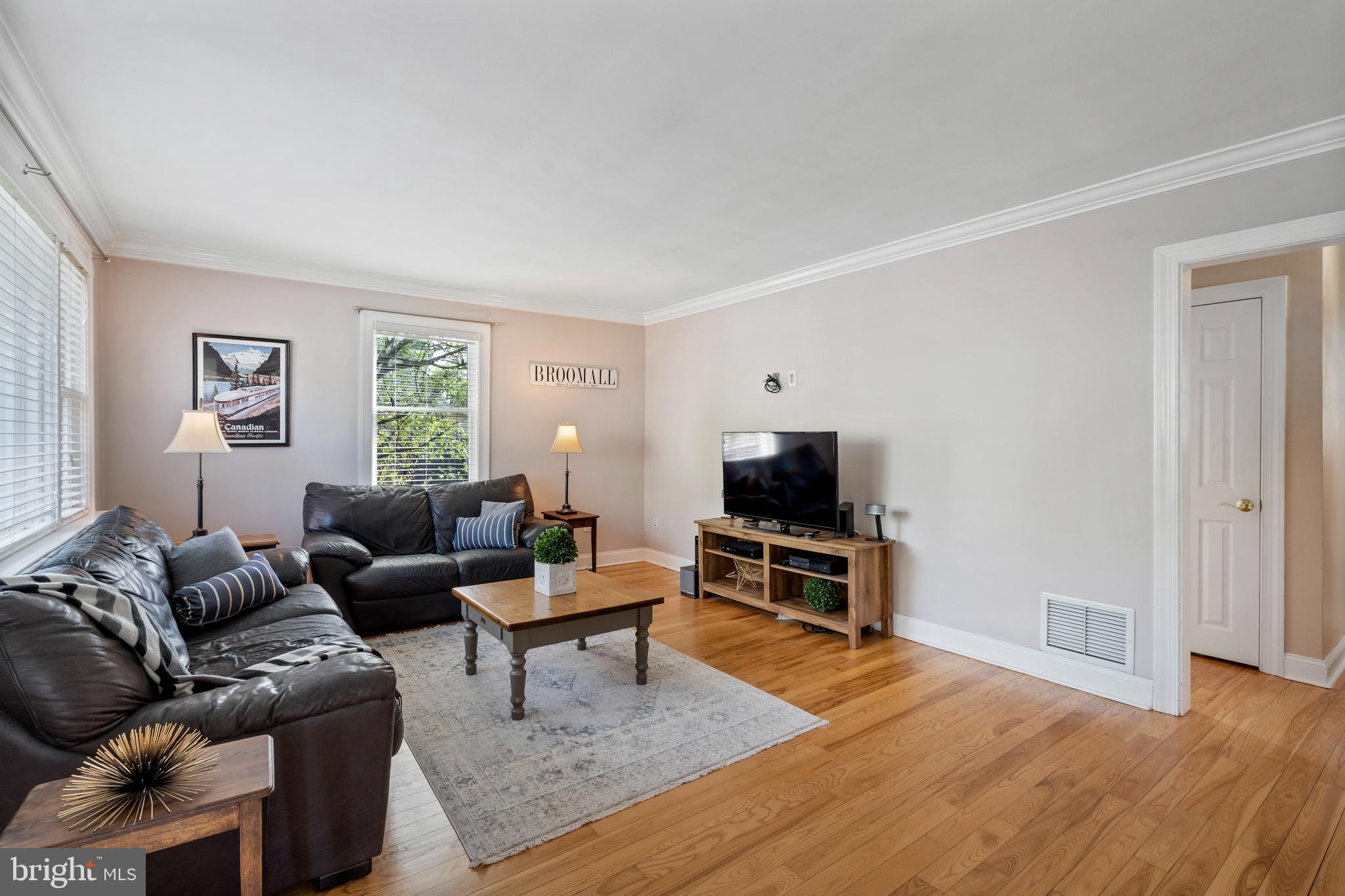 47 South Malin Road Broomall, PA 19008 - Photo 5 of 22 Gallery Image 5