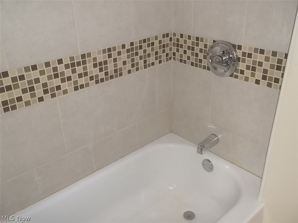 3751 Bainbridge Road Cleveland Heights, OH 44118 - Photo 10 of 32