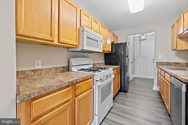 $2,450 | 6520 Lake Park Drive, Unit 301, Greenbelt, MD 20770