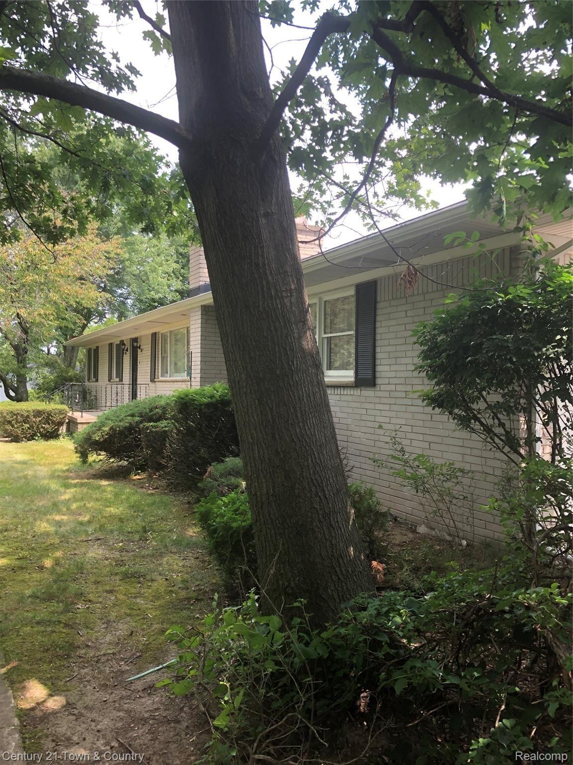 1172 Brewster Road Rochester, MI 48306 - Photo 4 of 5 Brewster 4.jpg