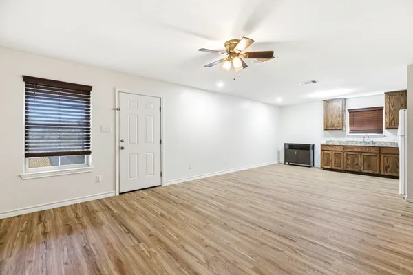 $1,500 | 823 North Commerce Street, Unit A, Lockhart, TX 78644