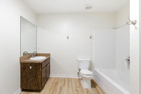 $1,500 | 823 North Commerce Street, Unit A, Lockhart, TX 78644