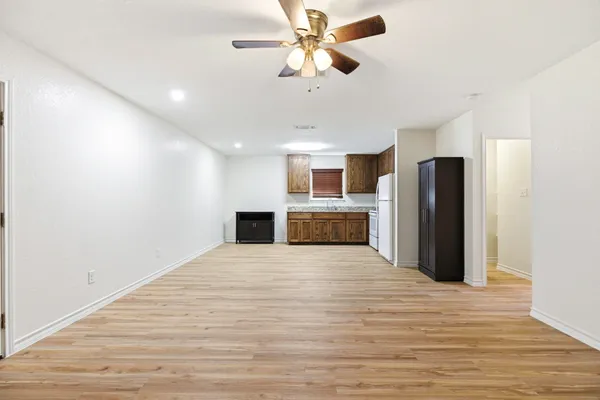 $1,500 | 823 North Commerce Street, Unit A, Lockhart, TX 78644